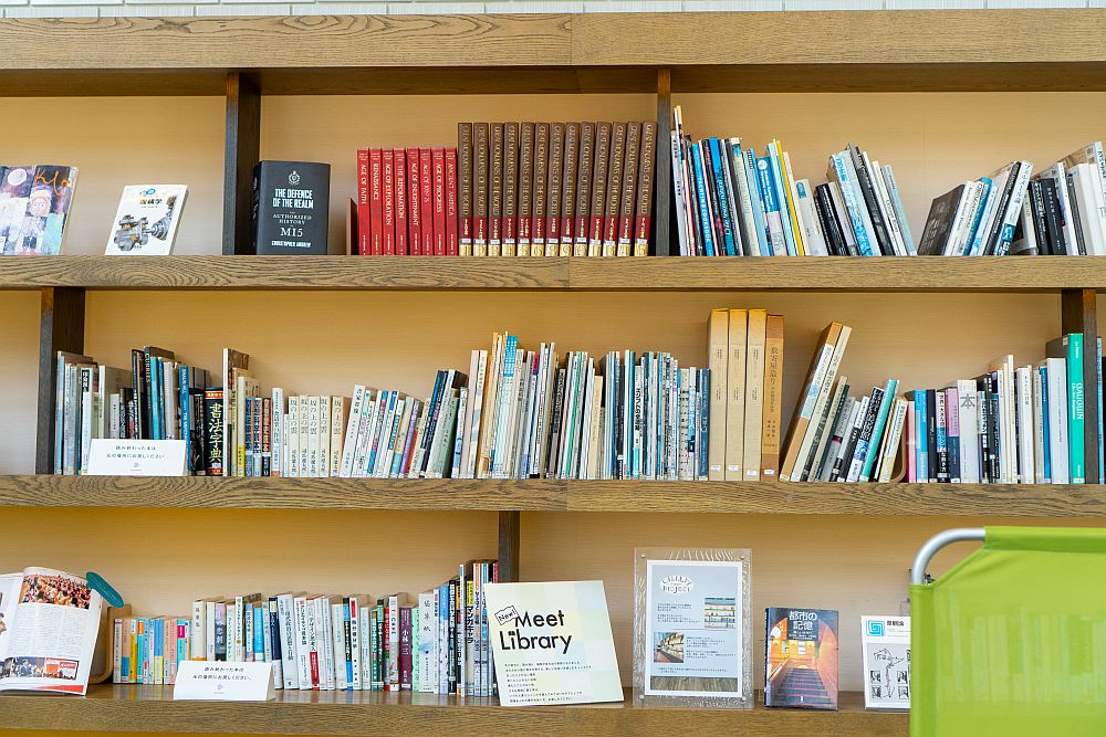 Suupワテラスコモンギャラリー書架